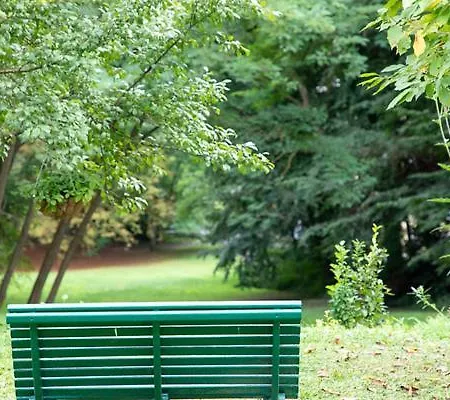 Louisenvilla * באד גלייכנברג