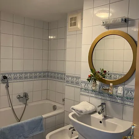 Louisenvilla דירה *