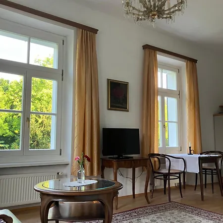 Louisenvilla דירה *